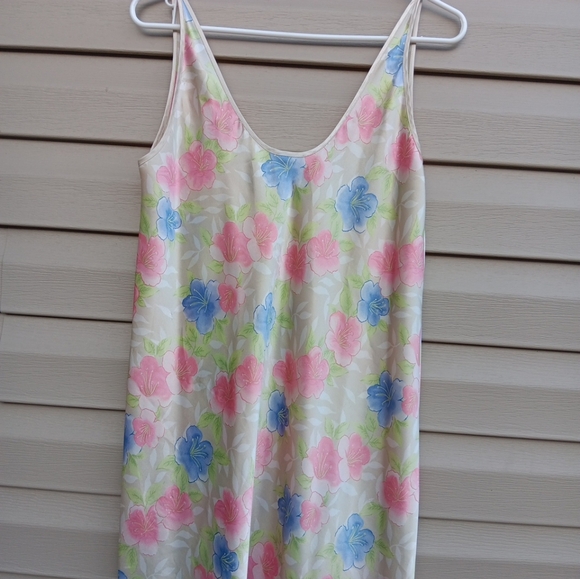 Vintage Valerie Stevens  Full Length Polyester Nightgown M Beige Floral - Picture 2 of 5
